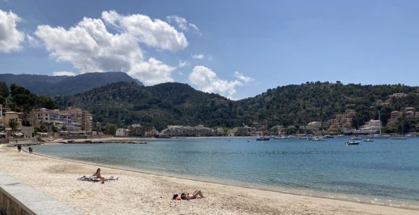 Mallorca-Strand-und-Berge